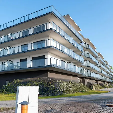 By Dziwna River With Pool Access Dziwnów