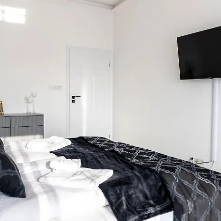 By Dziwna River With Pool Access * Dziwnów