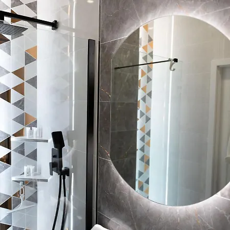 By Dziwna River With Pool Access Dziwnów