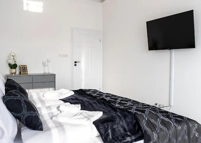 By Dziwna River With Pool Access * Dziwnów