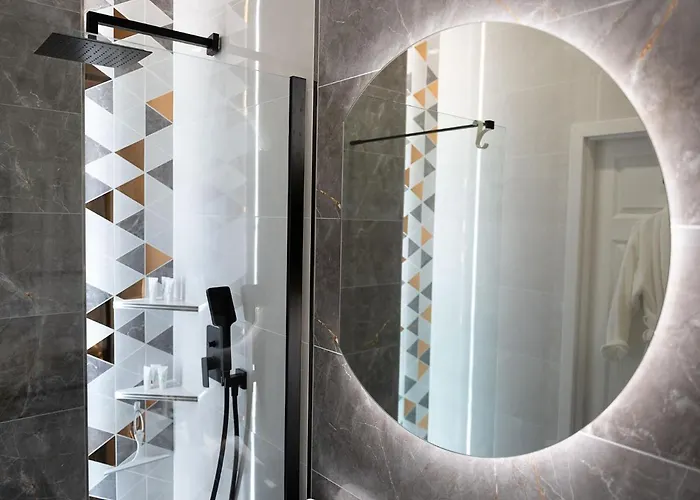 By Dziwna River With Pool Access Dziwnów